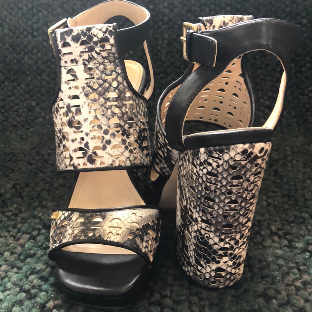 Calvin Klein like new heels